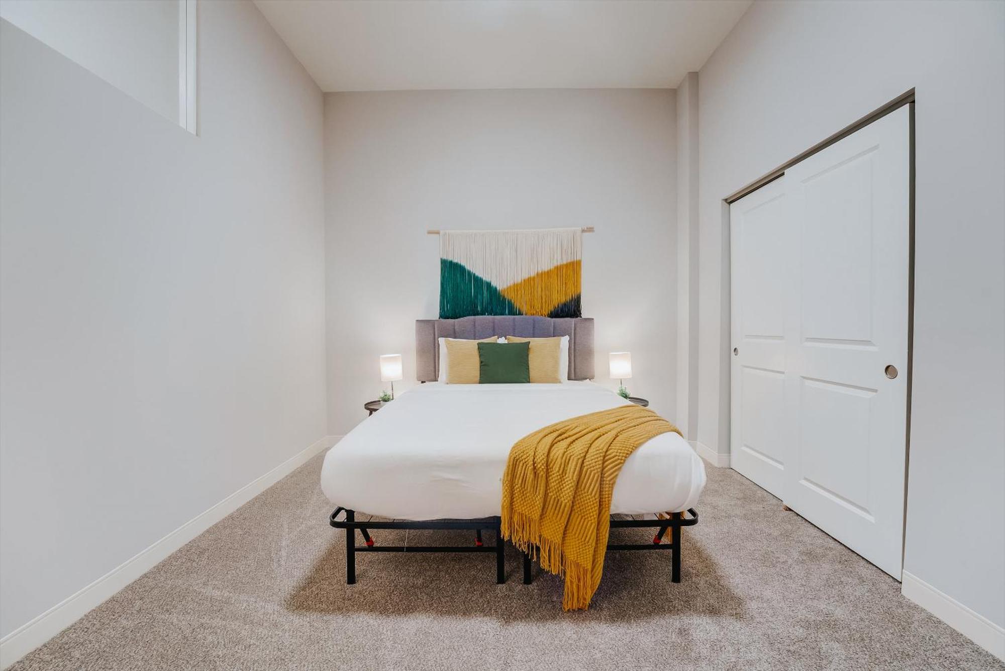 Апартаменты Frontdesk Athlon Apts Downtown Кливленд Номер фото