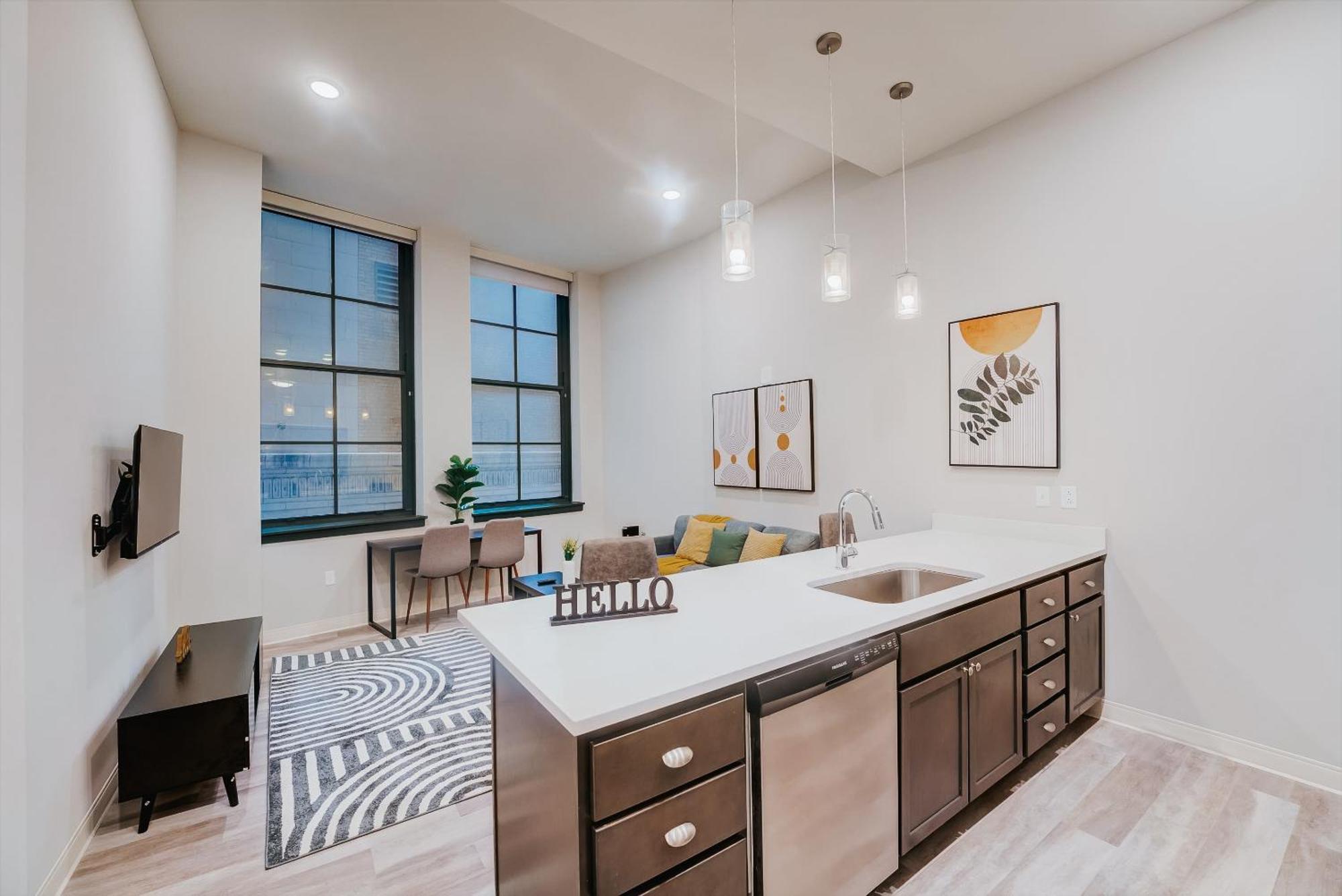 Апартаменты Frontdesk Athlon Apts Downtown Кливленд Номер фото